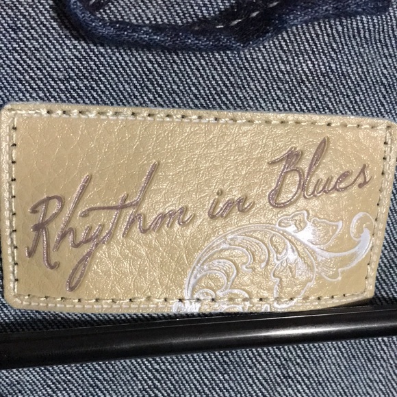 Hello I’m selling a Dark Blue Jean Jacket. - Picture 5 of 6